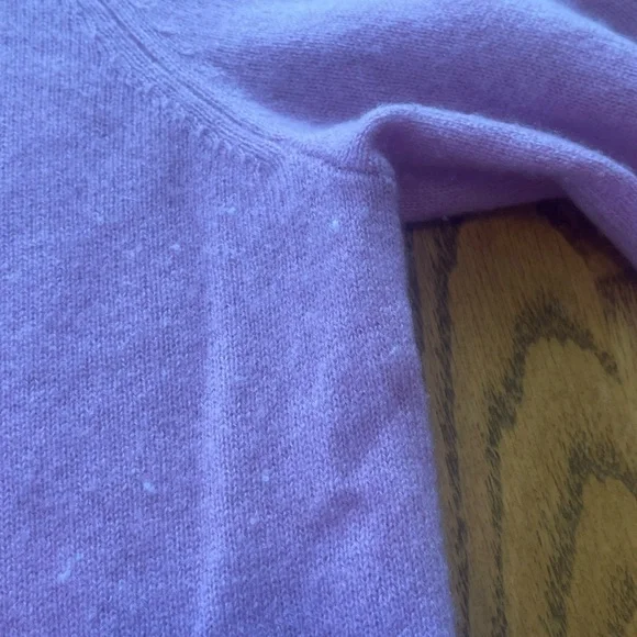 LAST CALL Women’s Soft Pink Cashmere V-Neck Sweater sz L - Picture 5 of 6